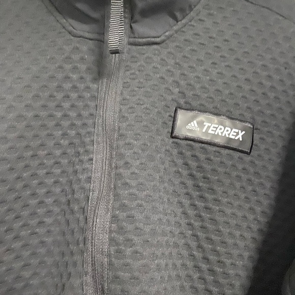 T7- ADIDAS + TERREX Black HONEYCOMB Sweatshirt - Picture 9 of 11